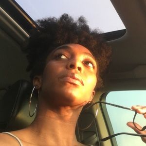 Meet your Posher, Shanti